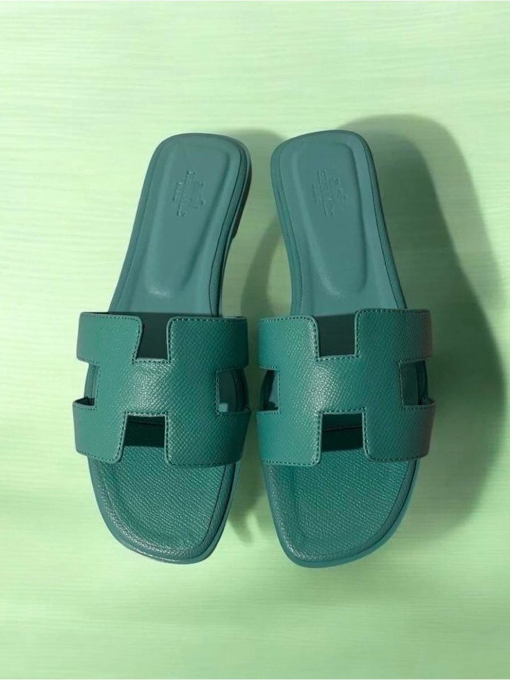 Hermes Green Teal Oran-Style Leather Slide Sandals - Picture 2 of 2